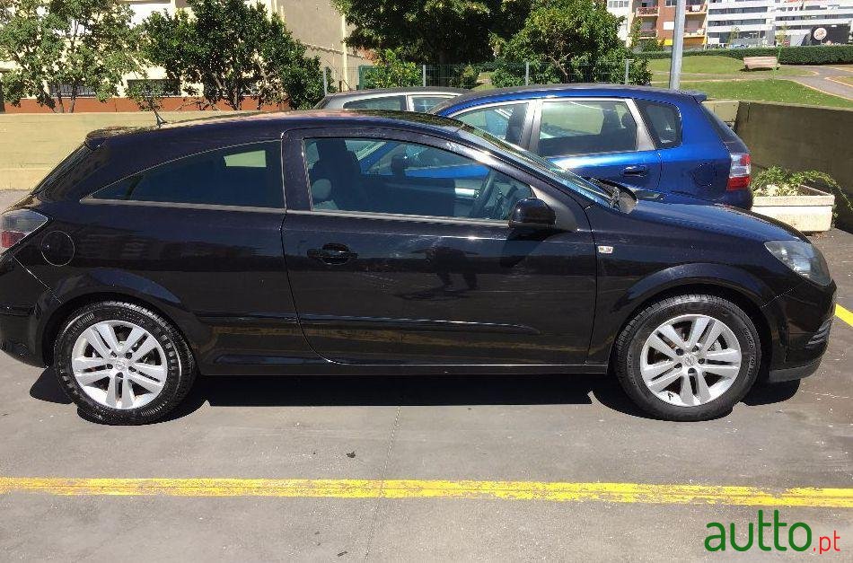 2008' Opel Astra Gtc 1.3 Cdti photo #2