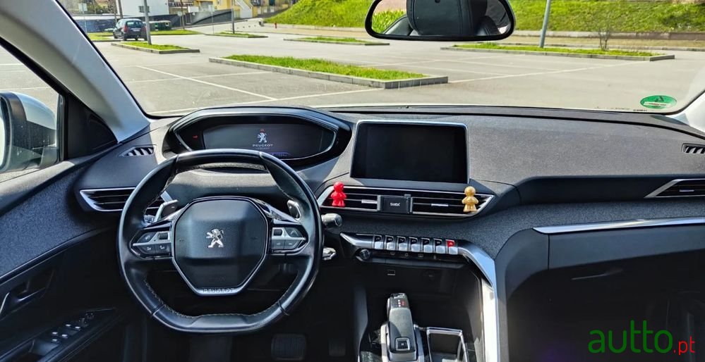 2018' Peugeot 5008 photo #5