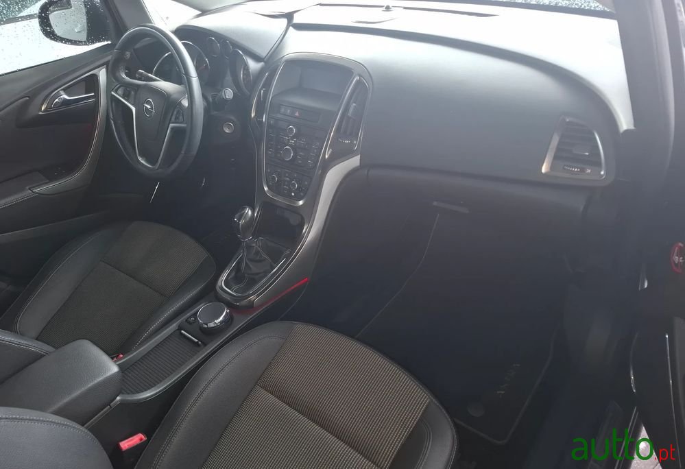 2010' Opel Astra 1.4 Cosmo photo #4