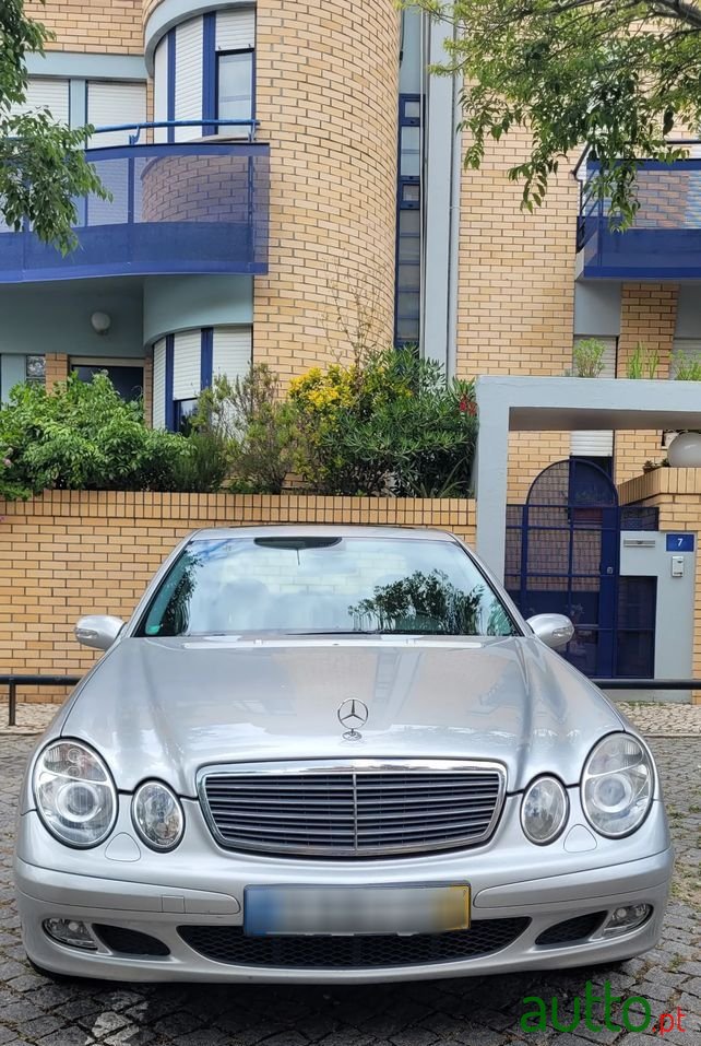 2002' Mercedes-Benz E 240 photo #2