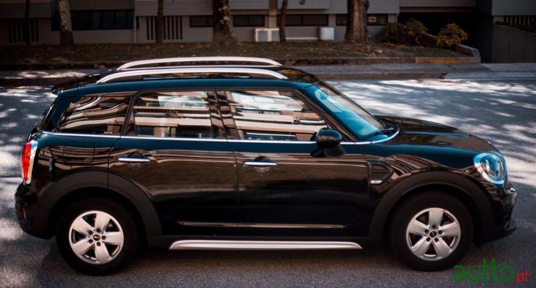 2017' MINI Countryman photo #1