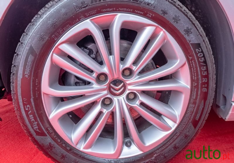 2015' Citroen C4 Exclusive Hdi photo #2