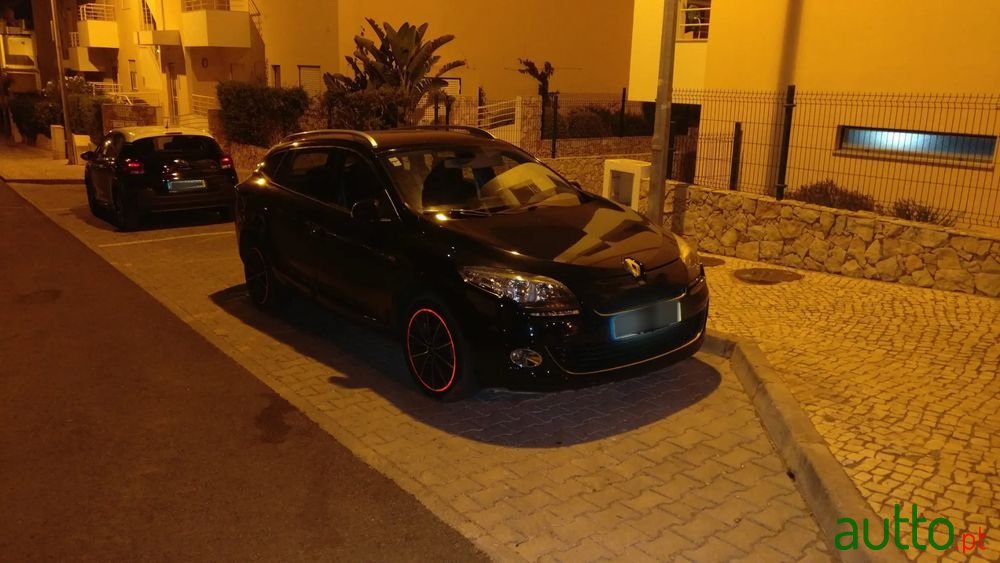 2012' Renault Megane Sport Tourer photo #4