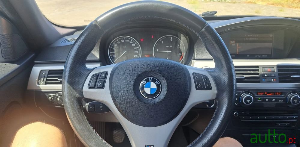 2008' BMW Série 3 D Touring photo #6