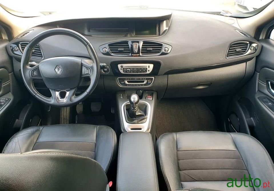 2013' Renault Grand Scenic photo #4