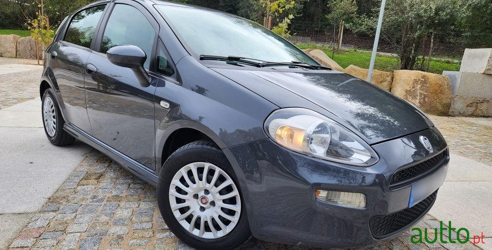 2014' Fiat Grande Punto photo #2