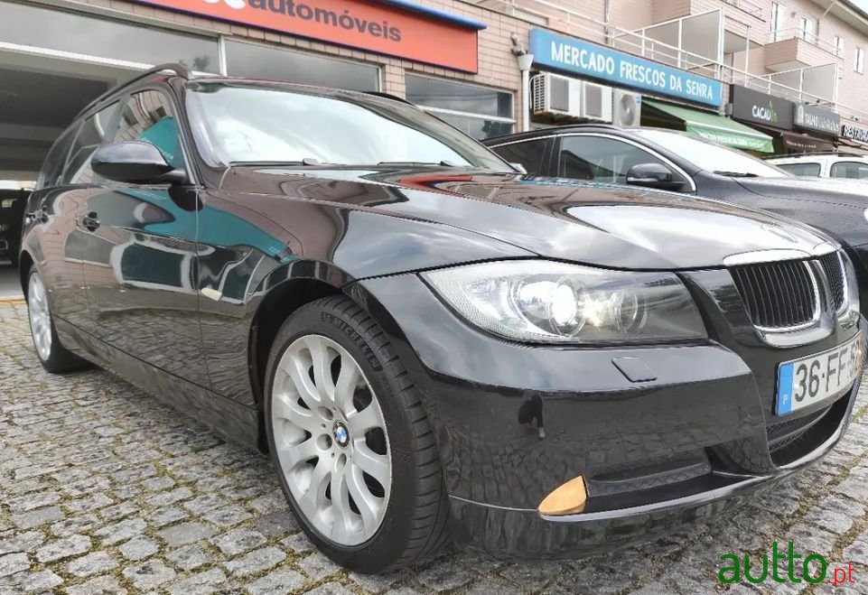 2008' BMW 318 photo #2