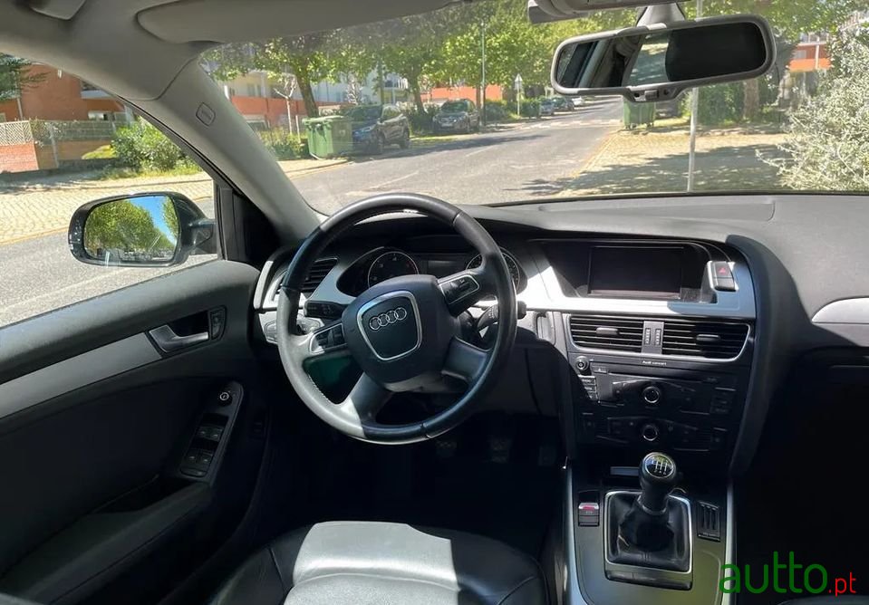 2010' Audi A4 photo #5