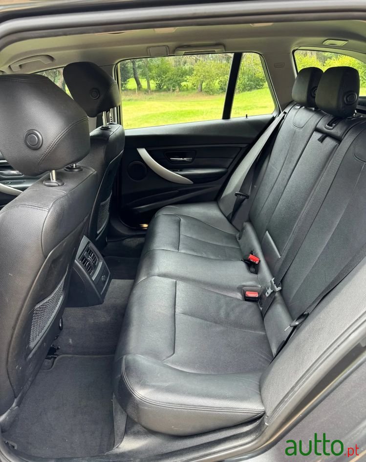 2015' BMW 320 D Touring photo #4