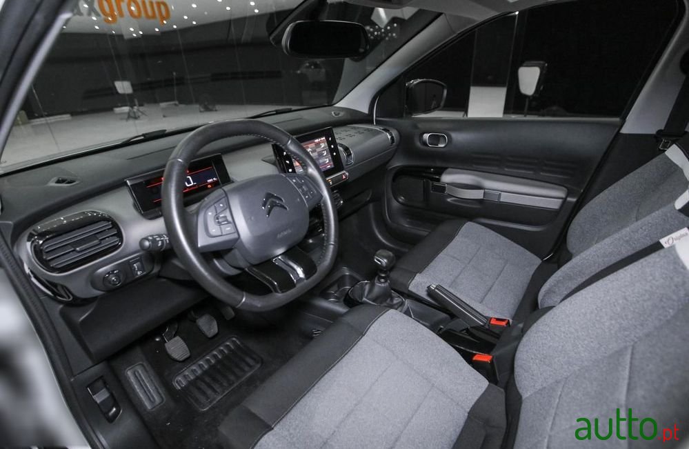 2019' Citroen C4 Cactus photo #6