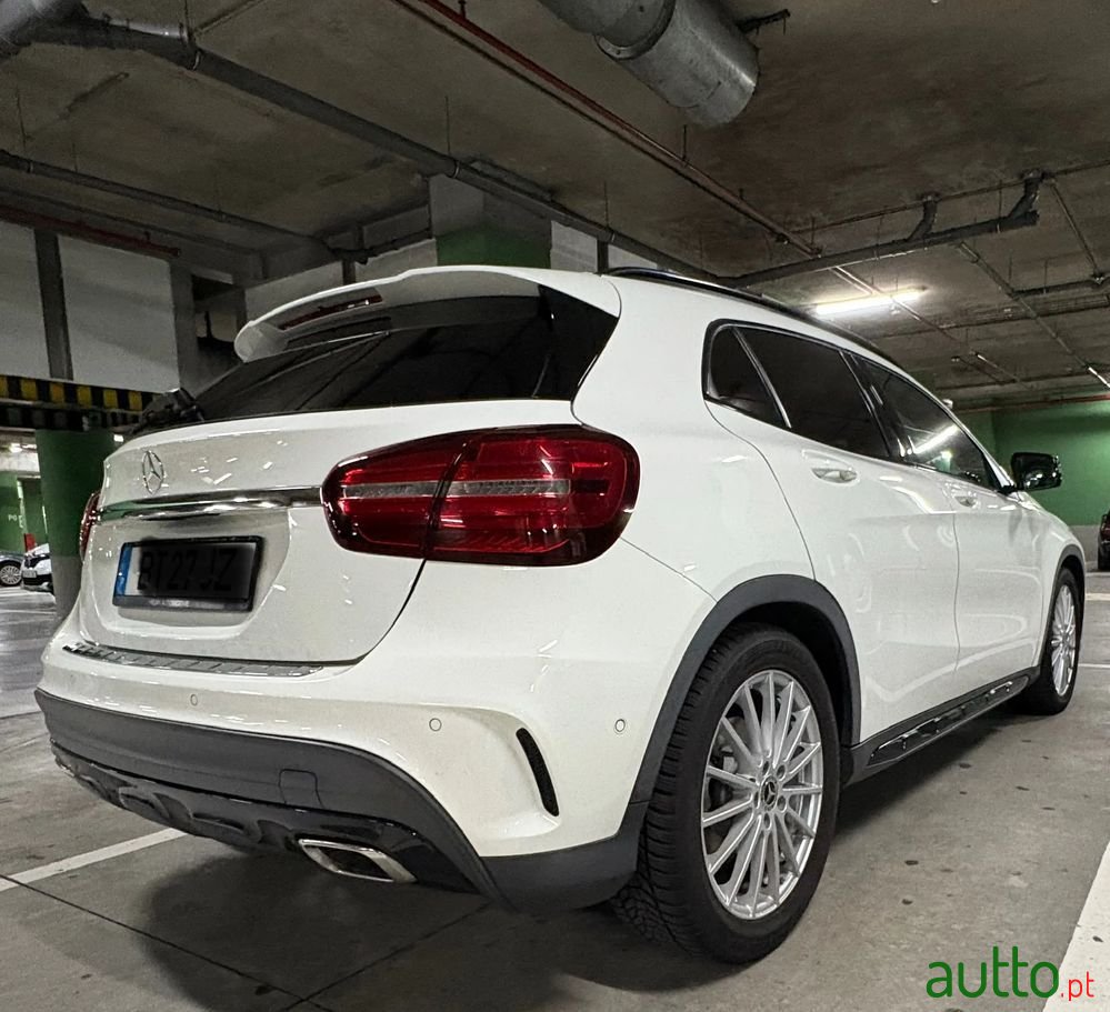 2017' Mercedes-Benz Classe Gla photo #4