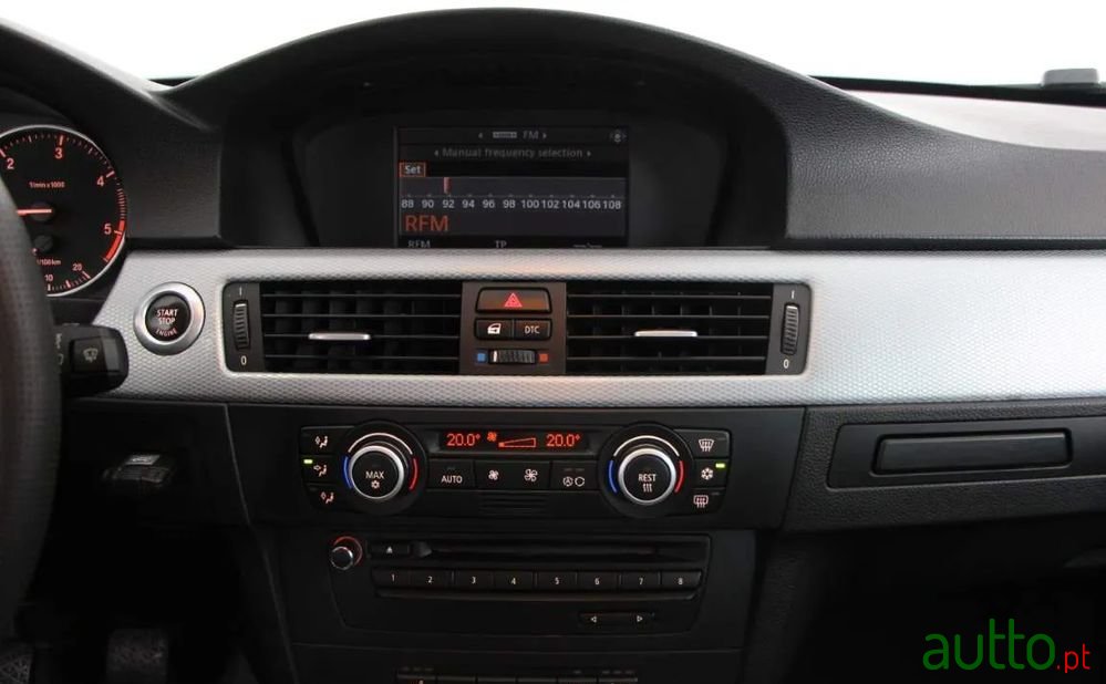 2008' BMW 320 D Touring photo #4