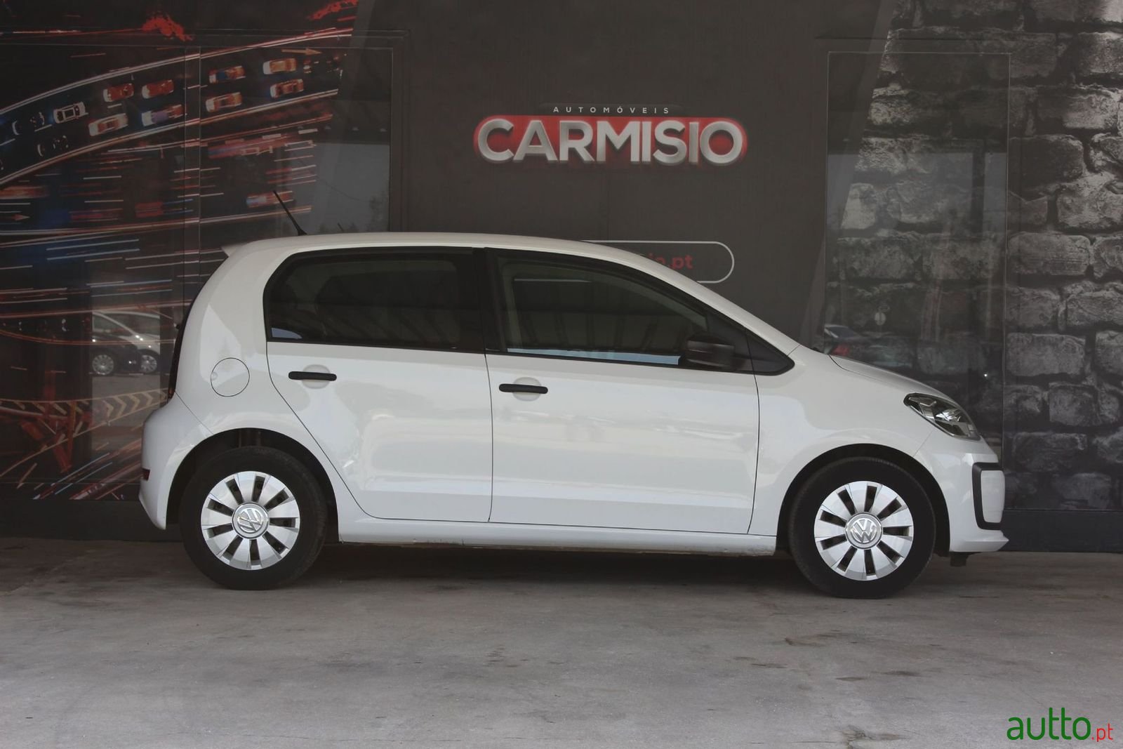 2017' Volkswagen Up photo #2