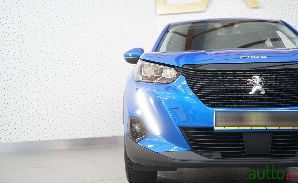 2021' Peugeot 2008 photo #6