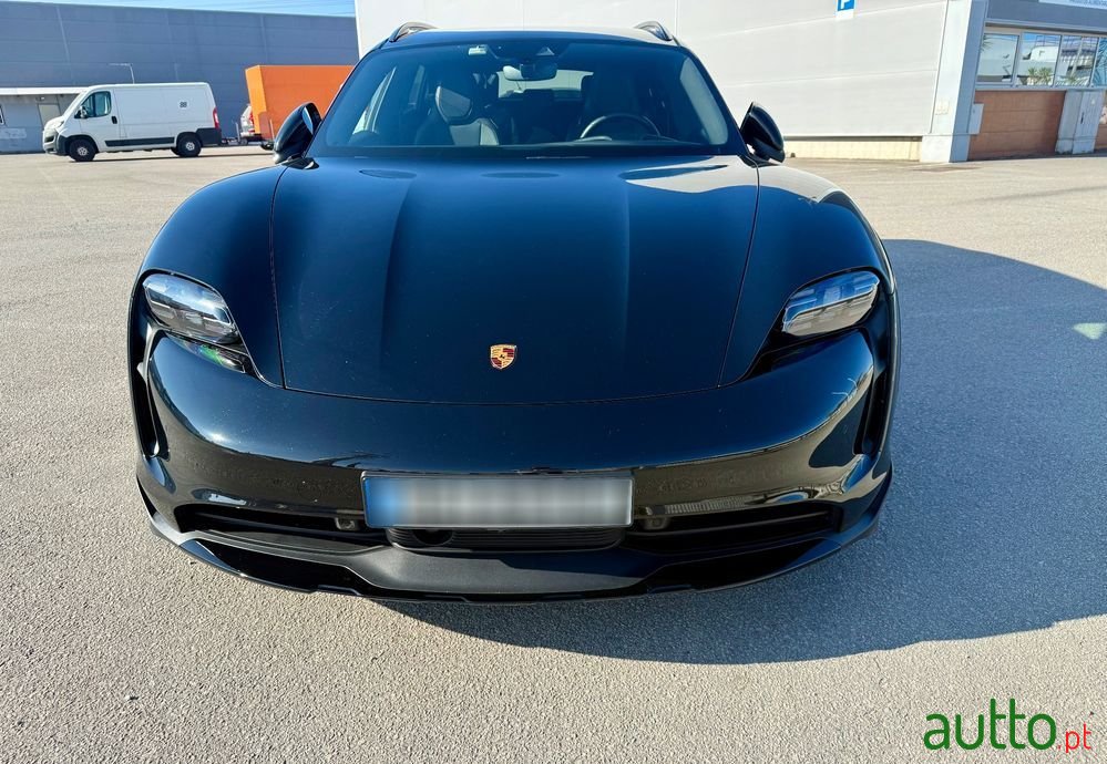 2023' Porsche Taycan Cross Turismo photo #3
