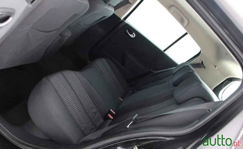 2006' Renault Megane photo #6