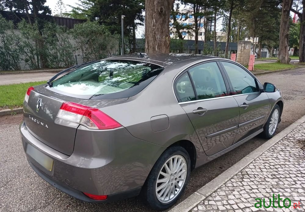 2007' Renault Laguna photo #5