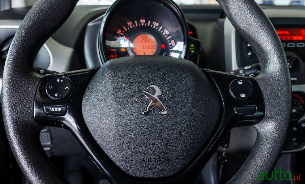 2018' Peugeot 108 1.0 Vti Active photo #1