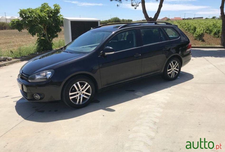 2012' Volkswagen Golf Variant photo #1