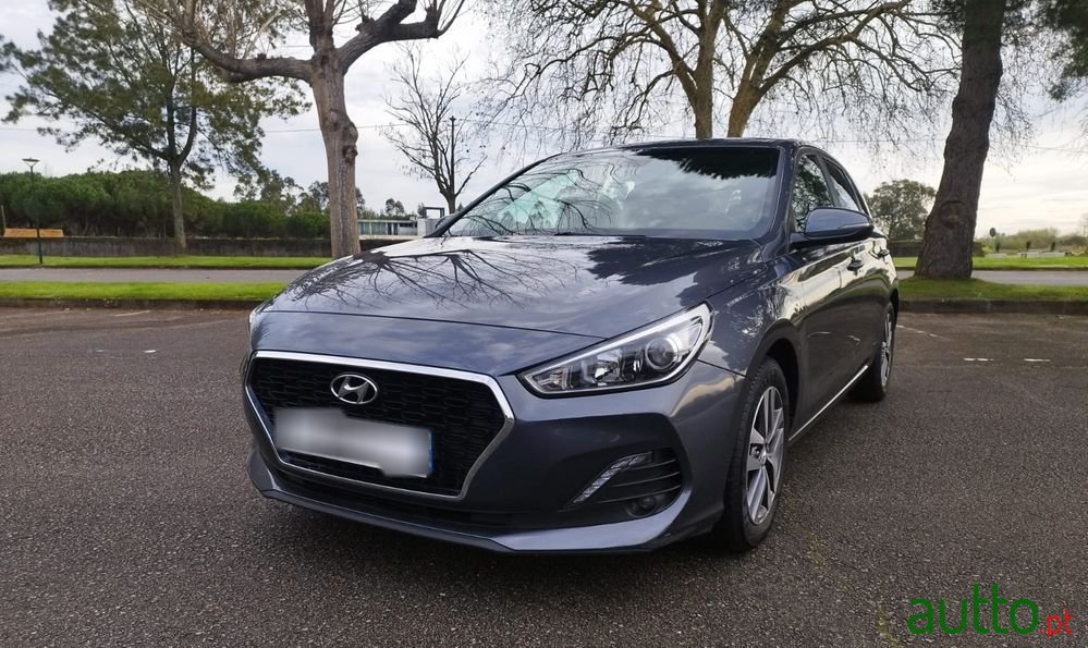 2020' Hyundai i30 1.6 Crdi Style 7Dct photo #4