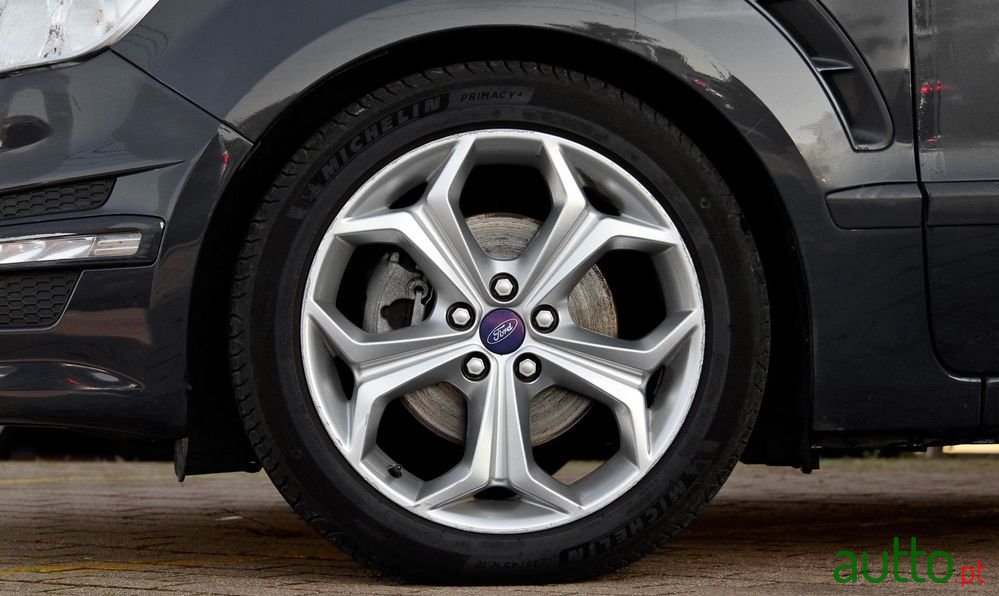 2013' Ford S-Max photo #3