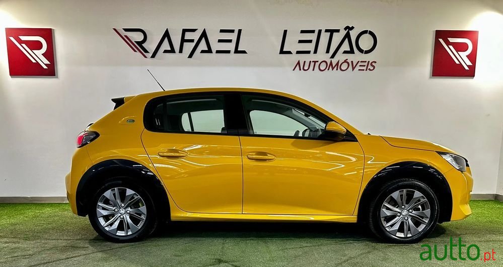 2020' Peugeot e-208 Allure photo #6