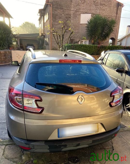 2012' Renault Megane Sport Tourer photo #4