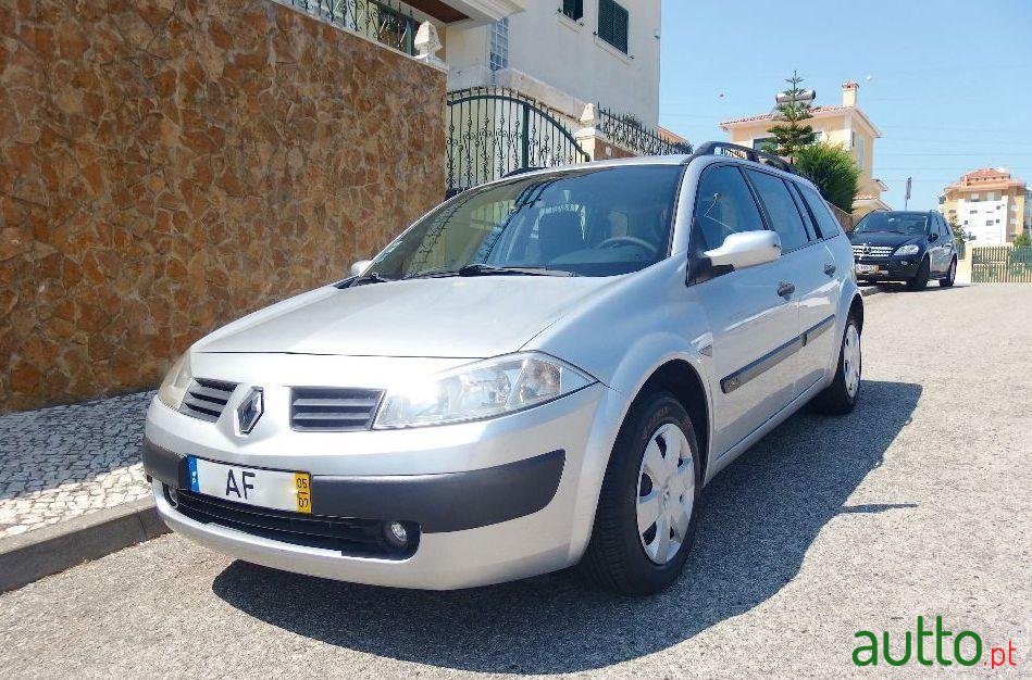 2005' Renault Megane Break photo #2