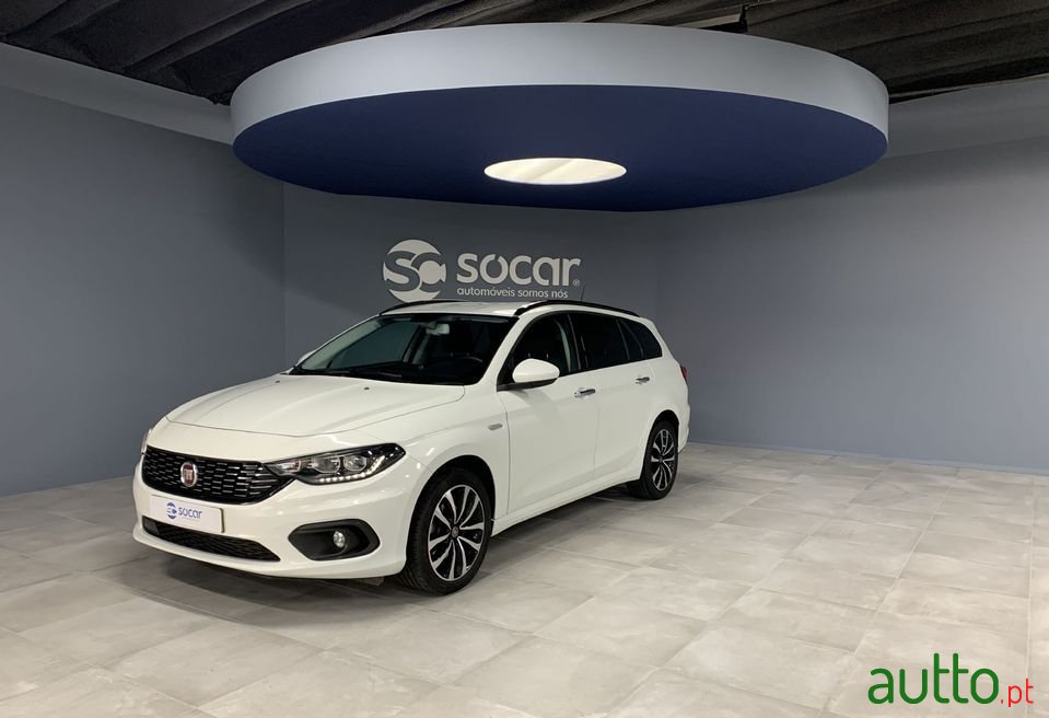 2020' Fiat Tipo Station Wagon photo #1