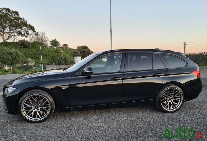 2012' BMW 320 D Touring photo #4