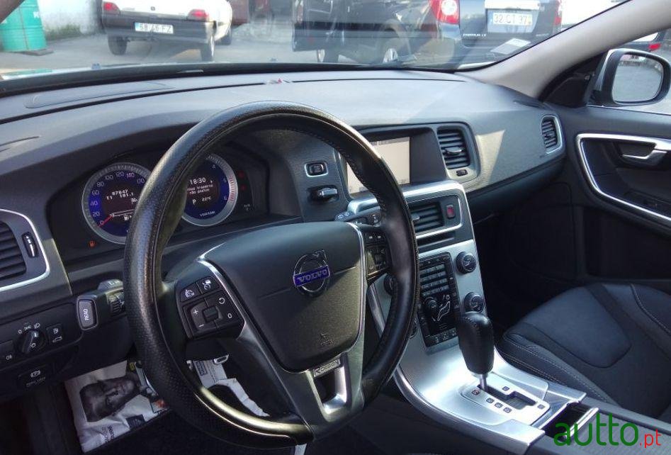 2011' Volvo V60 photo #2