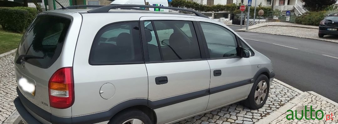 2002' Opel Zafira photo #2