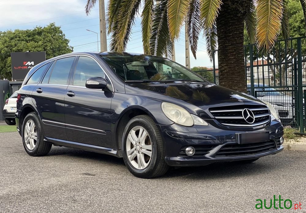 2010' Mercedes-Benz R 350 photo #5