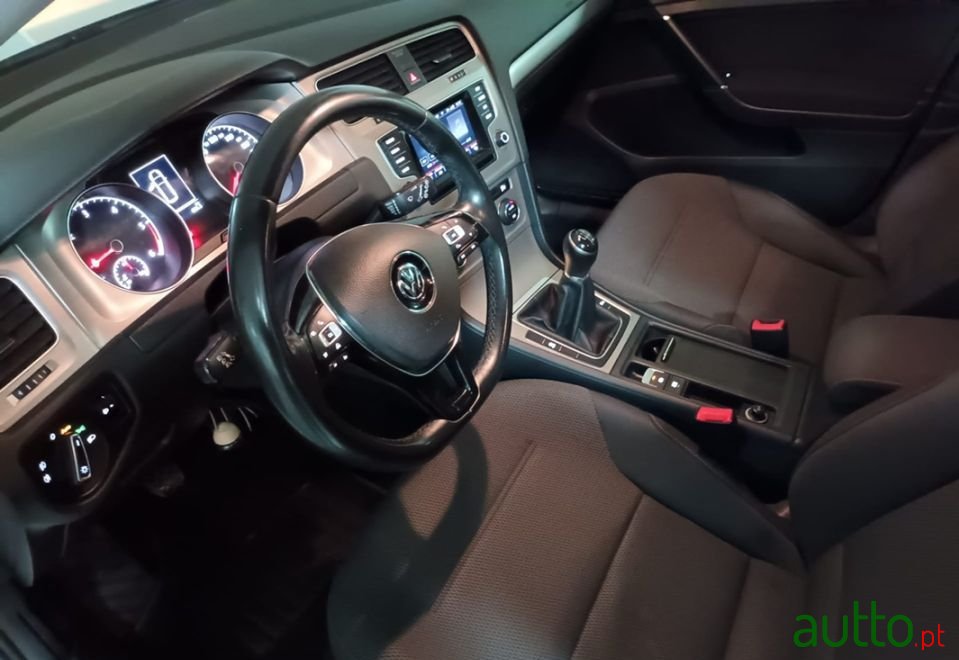 2014' Volkswagen Golf Variant photo #1