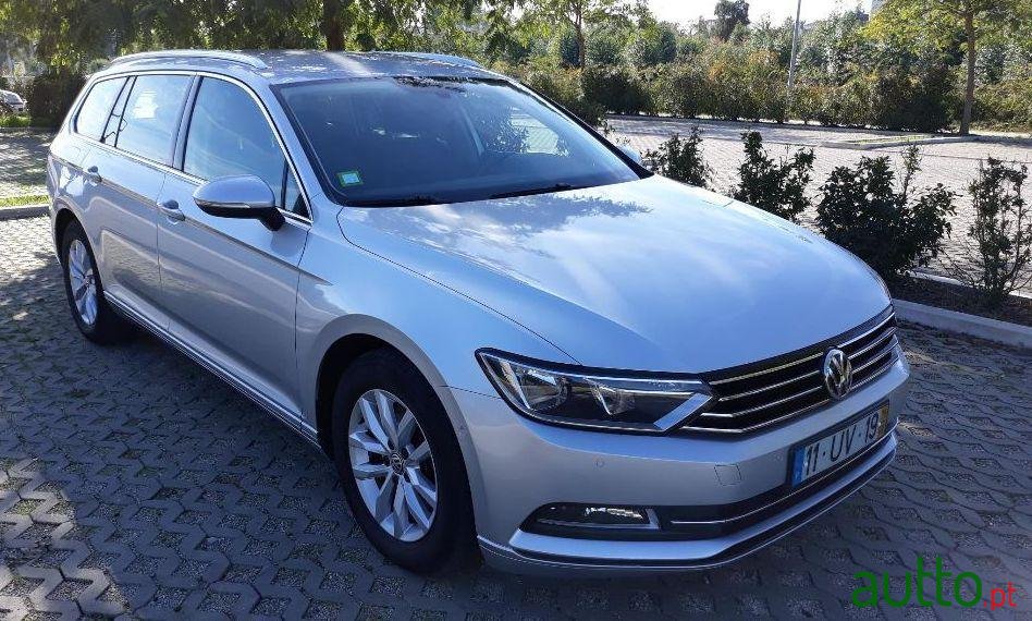 2015' Volkswagen Passat Variant photo #3
