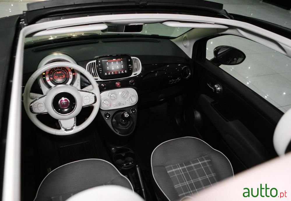 2020' Fiat 500 photo #6