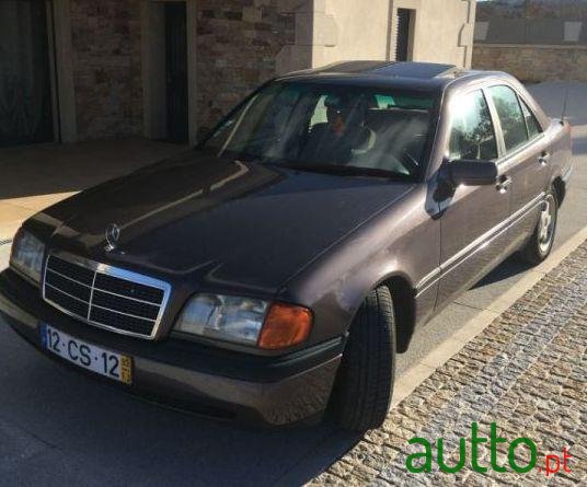 1993' Mercedes-Benz C-220 photo #1