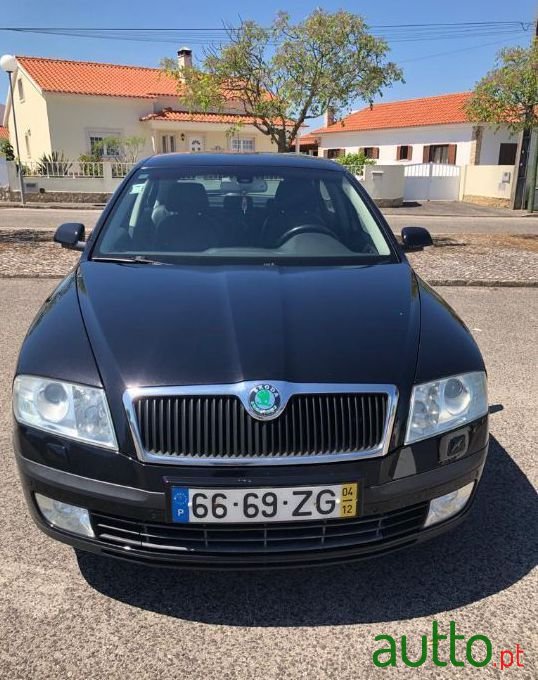2004' Skoda Octavia Sport photo #2