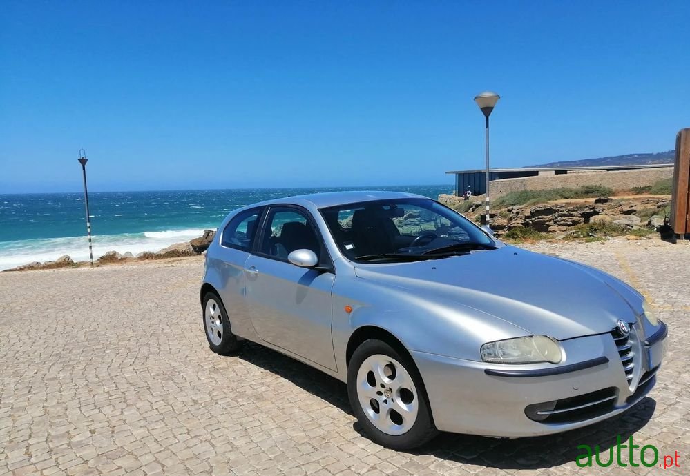 2003' Alfa Romeo 147 1.6 Ts photo #1