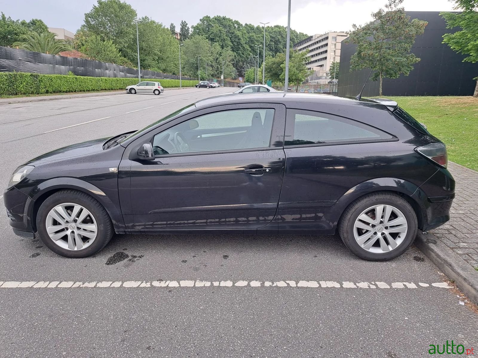 2008' Opel Astra Gtc photo #4