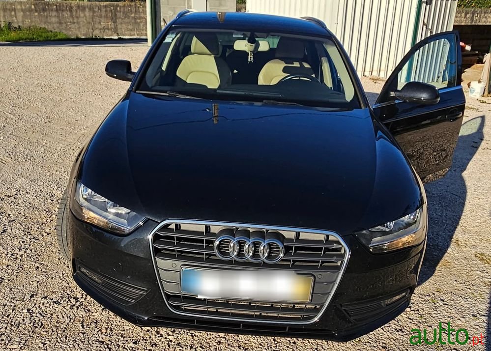 2013' Audi A4 Avant photo #1