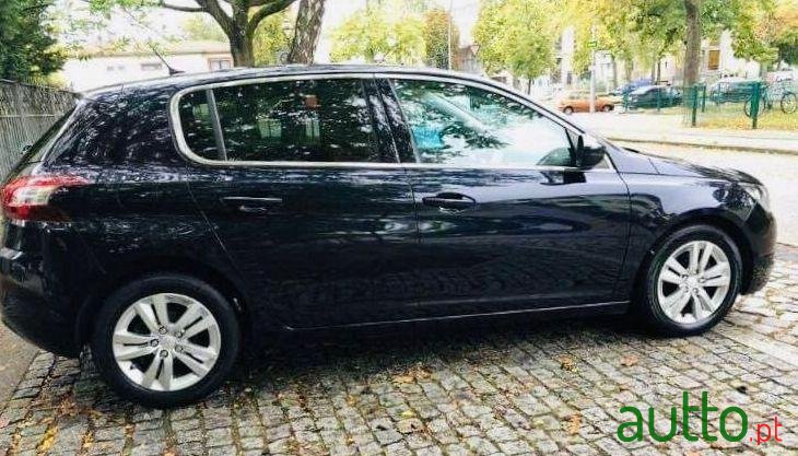 2015' Peugeot 308 photo #3