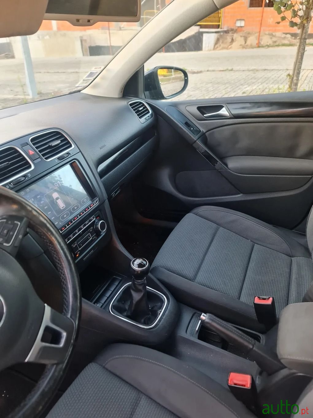 2010' Volkswagen Golf photo #4