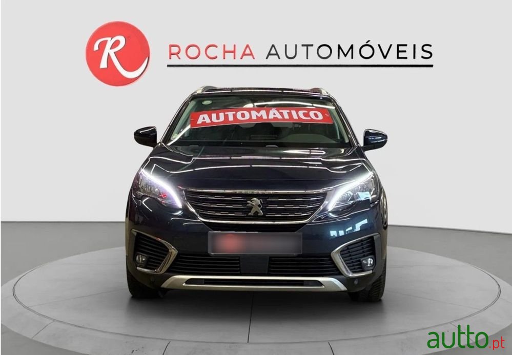 2019' Peugeot 5008 photo #2