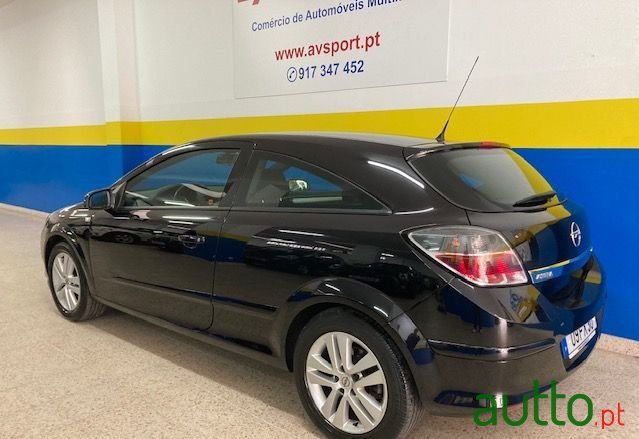 2008' Opel Astra Gtc photo #5