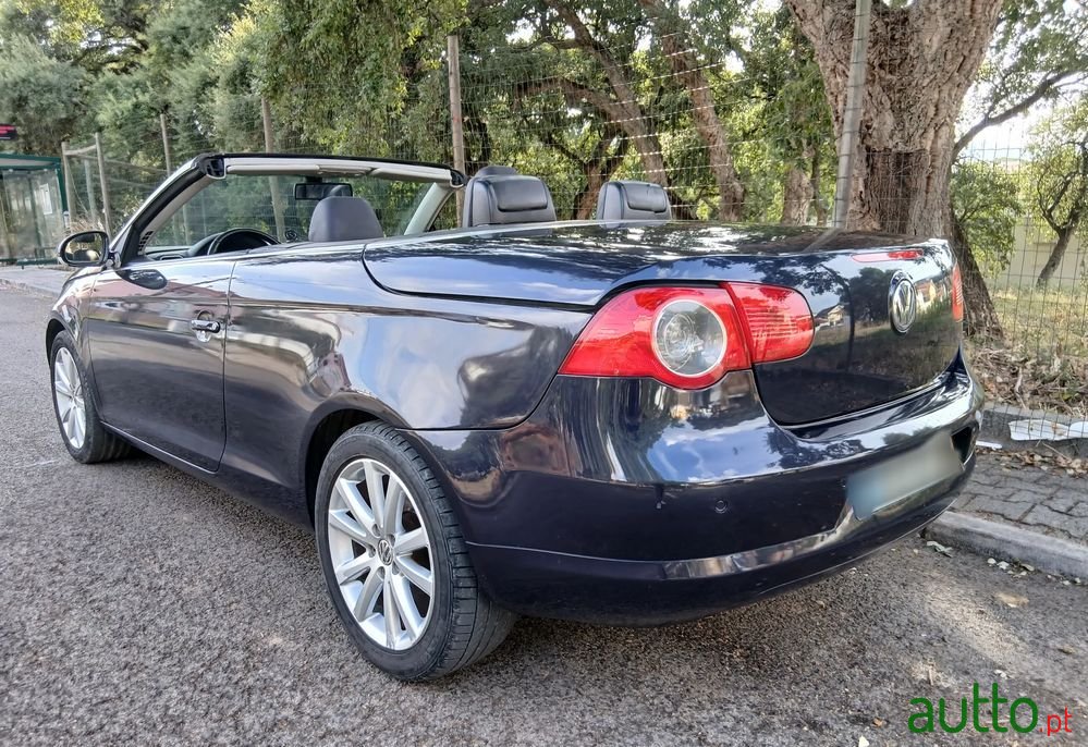 2006' Volkswagen Eos photo #6