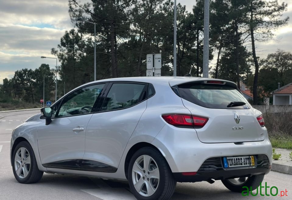 2013' Renault Clio photo #3