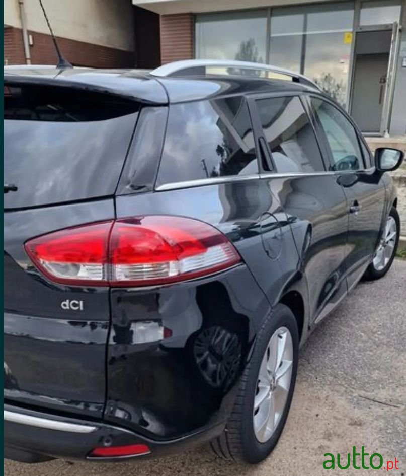 2017' Renault Clio Sport Tourer photo #4