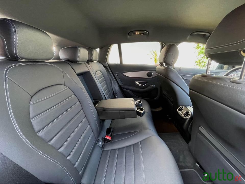 2009' Mercedes-Benz EQC photo #6