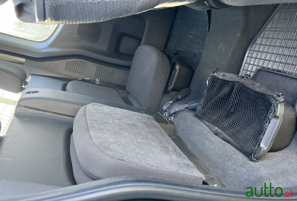 2007' Nissan Navara photo #3